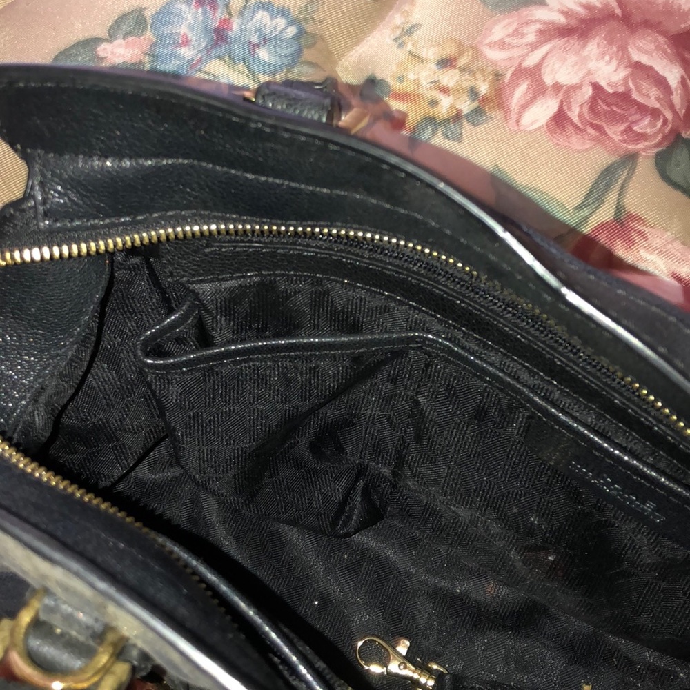 Michael kors purse - Picture 2 of 3